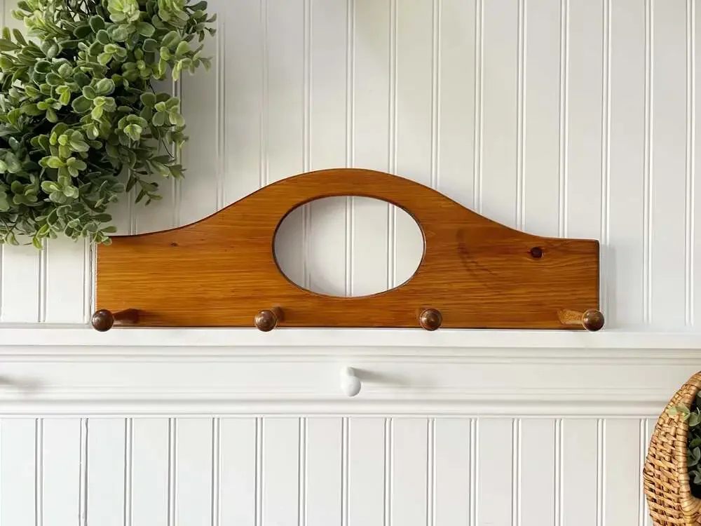 Vintage Farmhouse Cottagecore Wood Rack with Peg Hooks